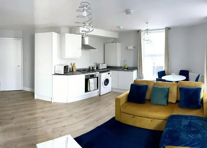 Charming 2 Bedroom Coastal Getaway, 5 Mins From Folkstone Beach, Suitable For Contractors